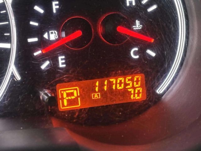 2011 Nissan Altima 4dr Sedan V6 CVT 3.5 SR - 22977670 - 32