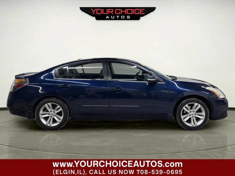 2011 Nissan Altima 4dr Sedan V6 CVT 3.5 SR - 22977670 - 5
