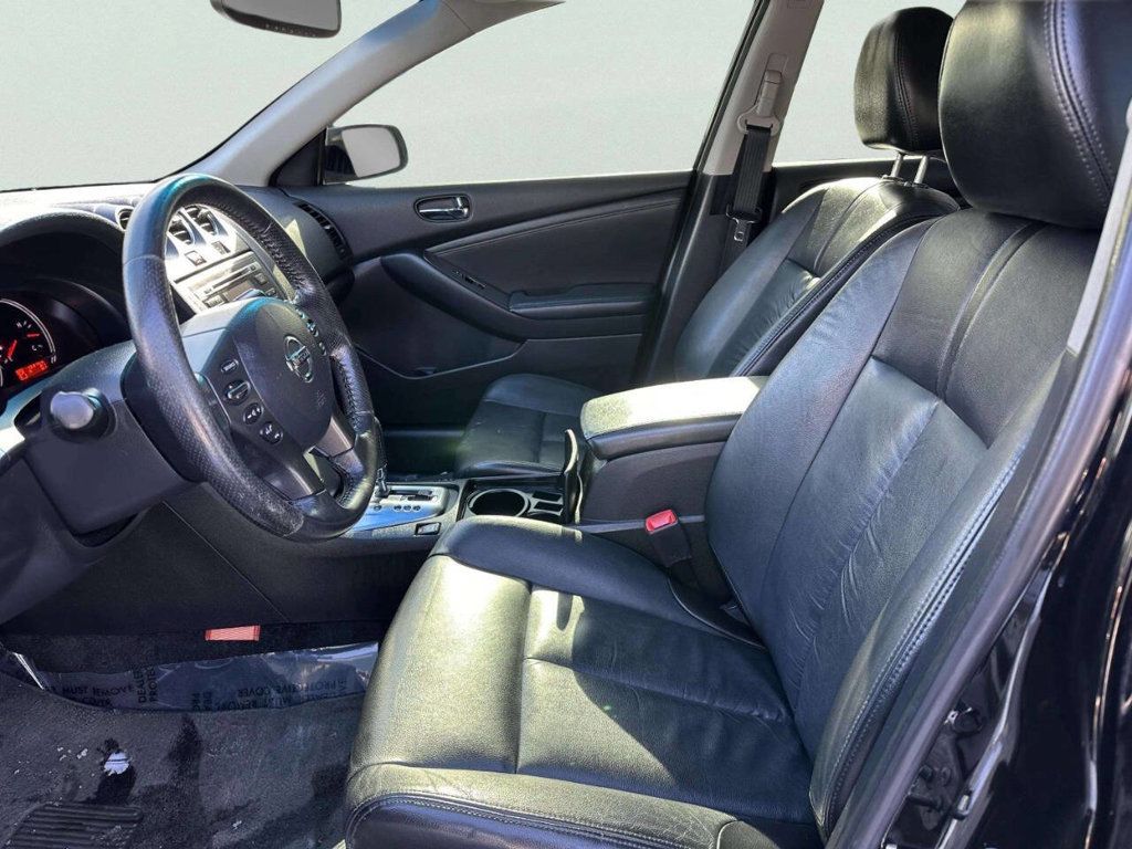 2011 Nissan Altima 4dr Sedan V6 CVT 3.5 SR - 22979244 - 12