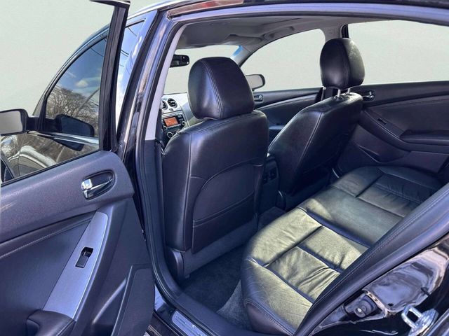 2011 Nissan Altima 4dr Sedan V6 CVT 3.5 SR - 22979244 - 13