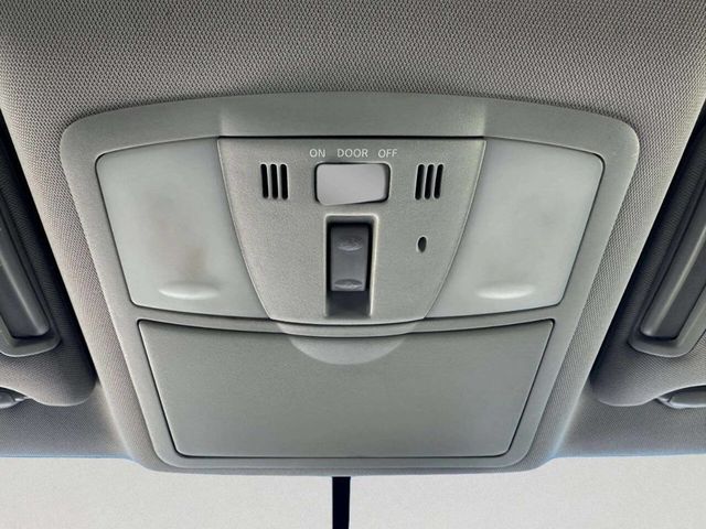 2011 Nissan Altima 4dr Sedan V6 CVT 3.5 SR - 22979244 - 28