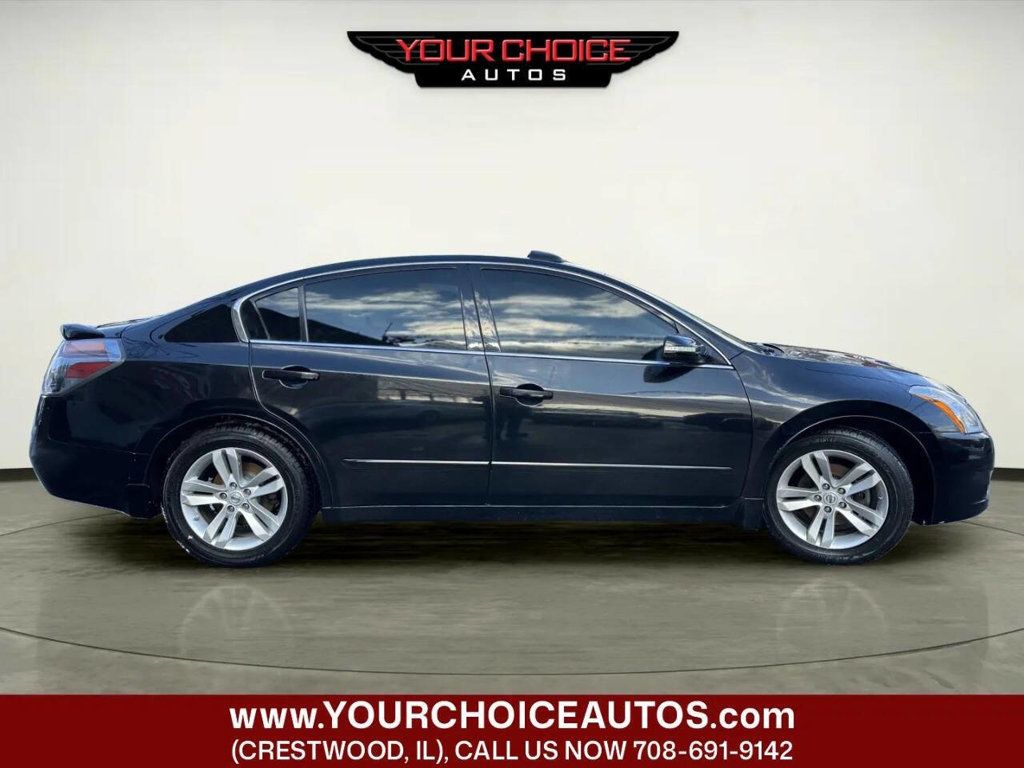 2011 Nissan Altima 4dr Sedan V6 CVT 3.5 SR - 22979244 - 4