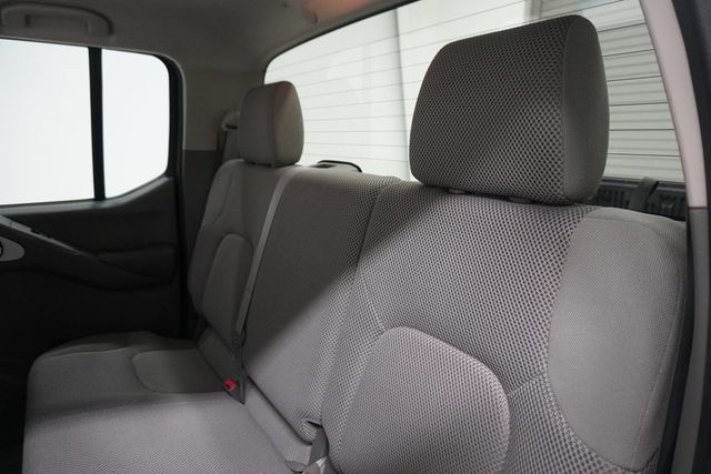 2011 Nissan Frontier 2WD Crew Cab LWB Automatic SV - 22993039 - 11