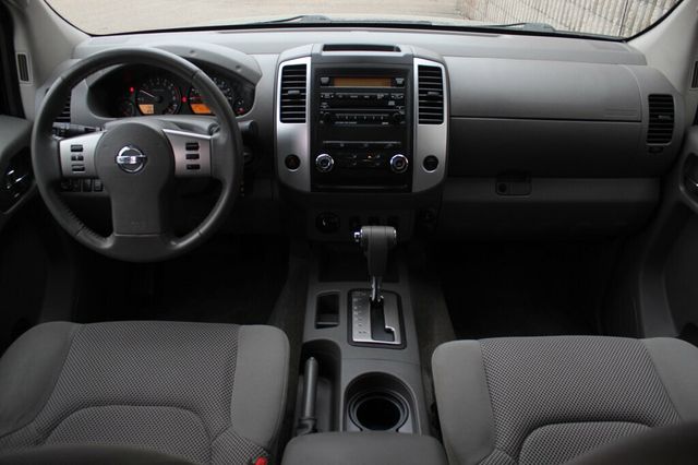 2011 Nissan Frontier ONE OWNER SV W/ NEW BRAKE SERVICE - 22992372 - 11