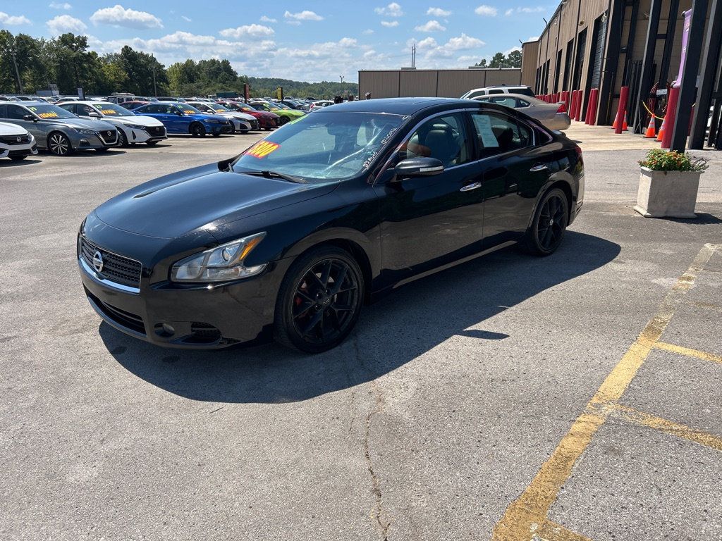 2011 Nissan Maxima S photo 2