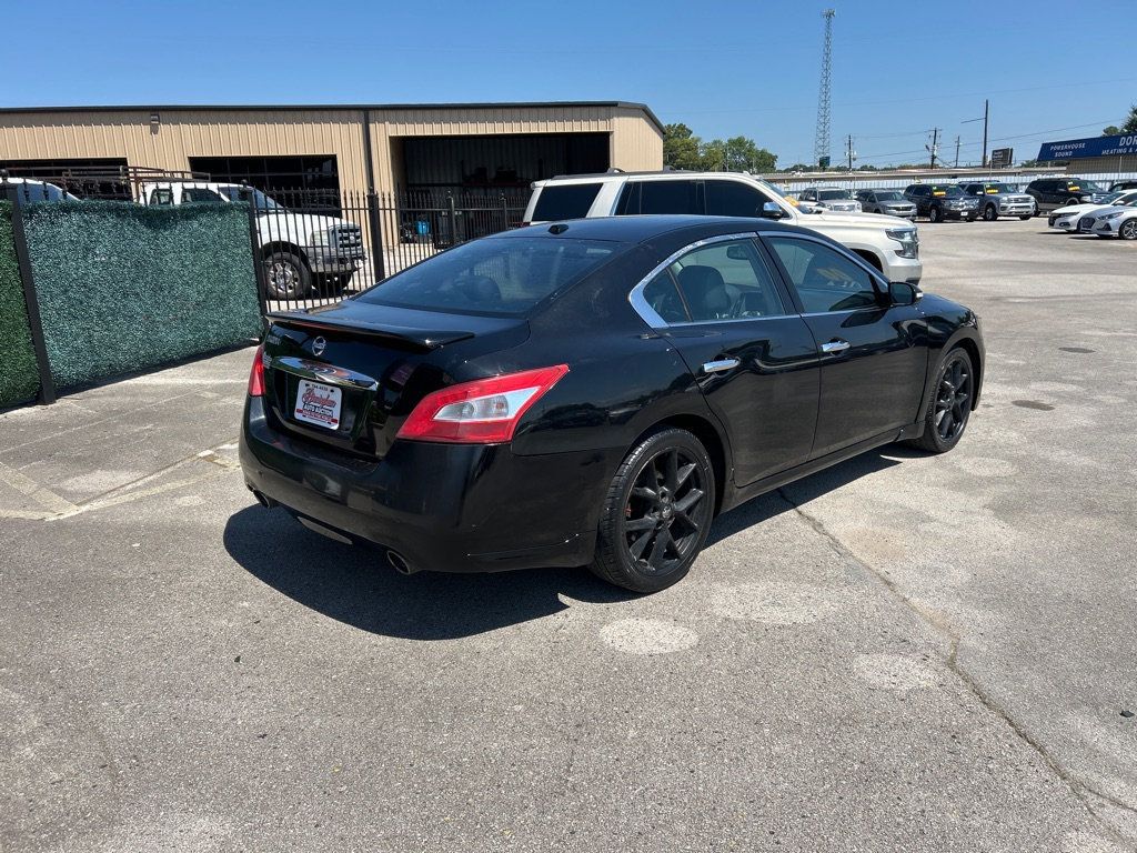 2011 Nissan Maxima S photo 3