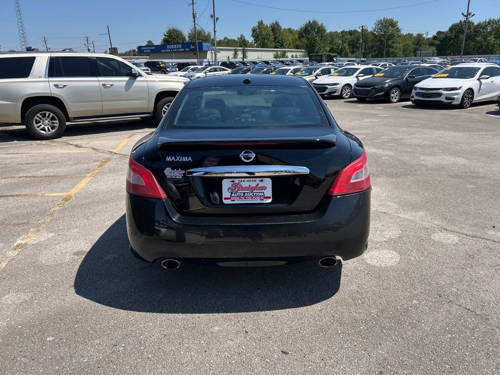 2011 Nissan Maxima S photo 4