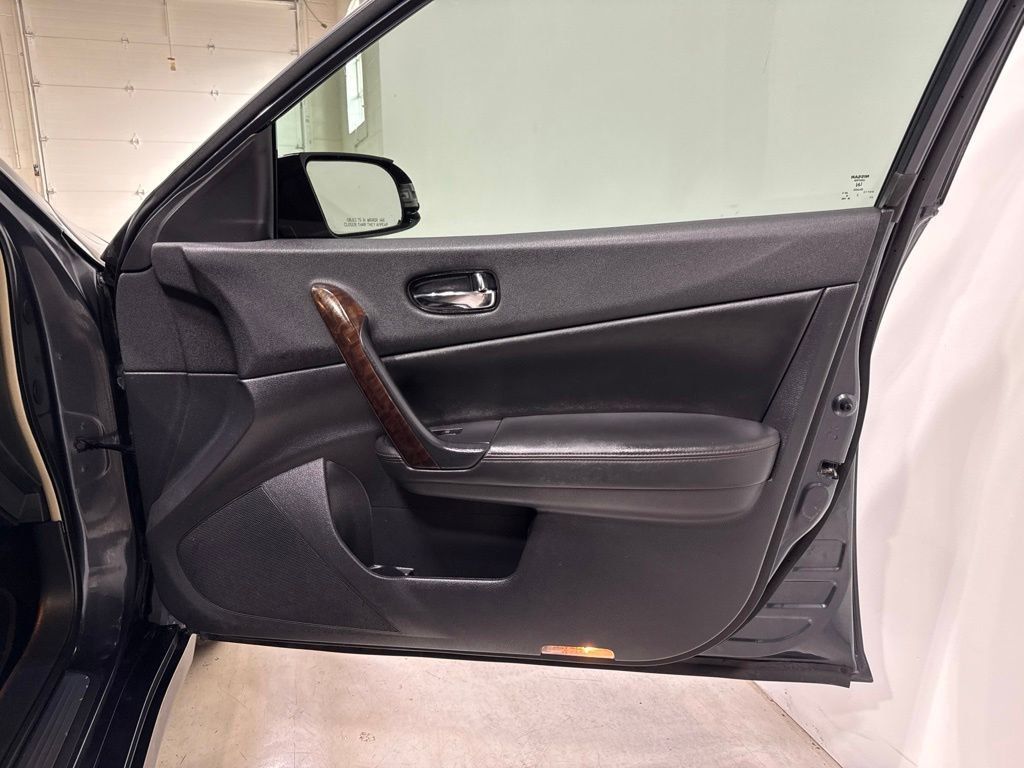 2011 Nissan Maxima 4dr Sedan V6 CVT 3.5 SV - 23062846 - 24