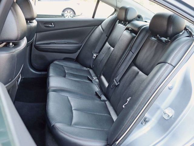 2011 Nissan Maxima 4dr Sedan V6 CVT 3.5 SV - 22932317 - 21