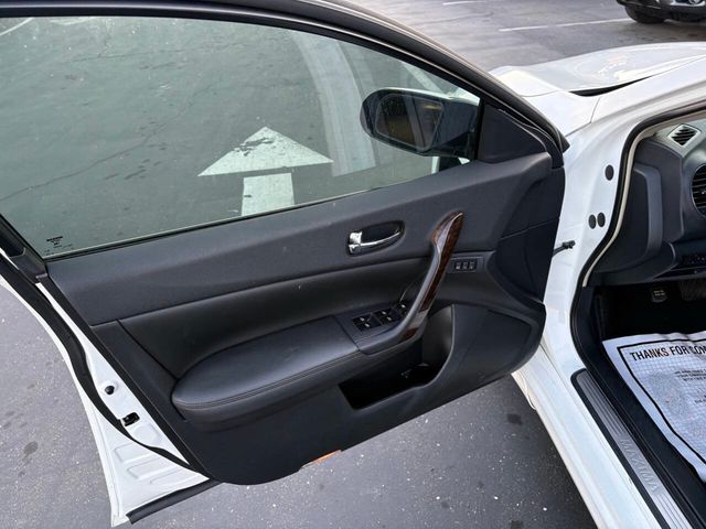 2011 Nissan Maxima 4dr Sedan V6 CVT 3.5 SV - 22993982 - 17