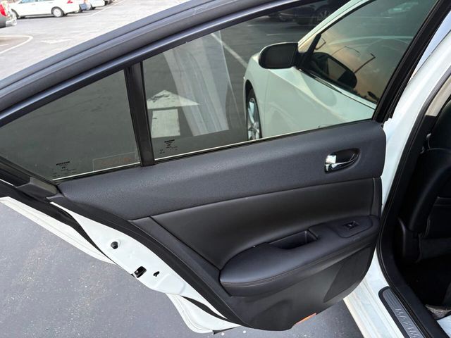 2011 Nissan Maxima 4dr Sedan V6 CVT 3.5 SV - 22993982 - 18