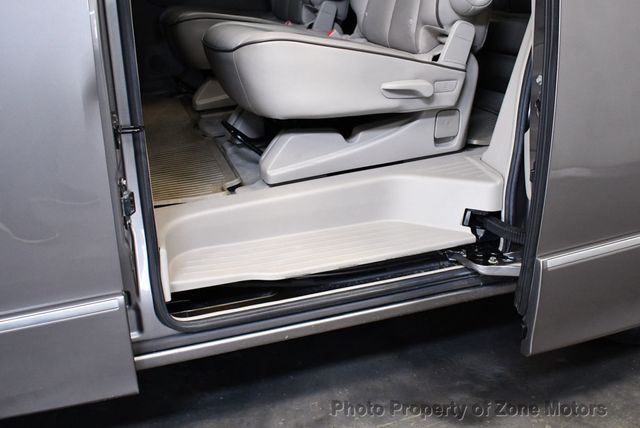 2011 Nissan Quest 4dr LE - 22398973 - 11