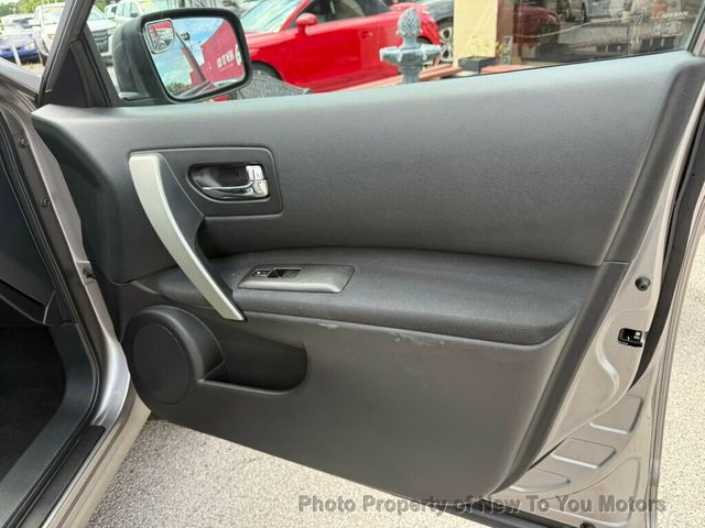 2011 Nissan Rogue FWD 4dr SV - 23032261 - 18