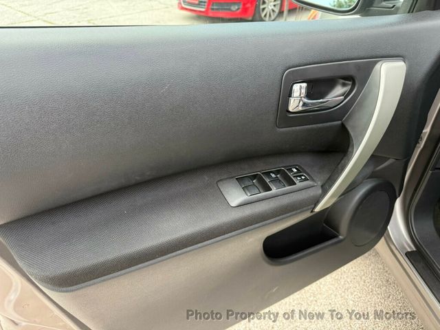2011 Nissan Rogue FWD 4dr SV - 23032261 - 19