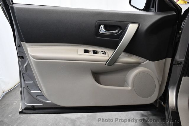 2011 Nissan Rogue SL With Leather  & Sunroof & Navigation - 22381528 - 31