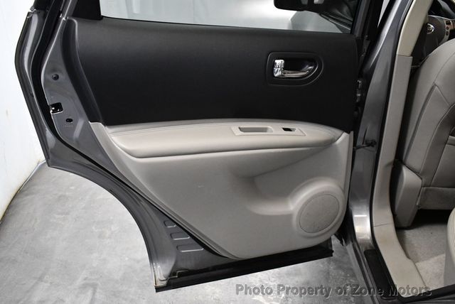 2011 Nissan Rogue SL With Leather  & Sunroof & Navigation - 22381528 - 32