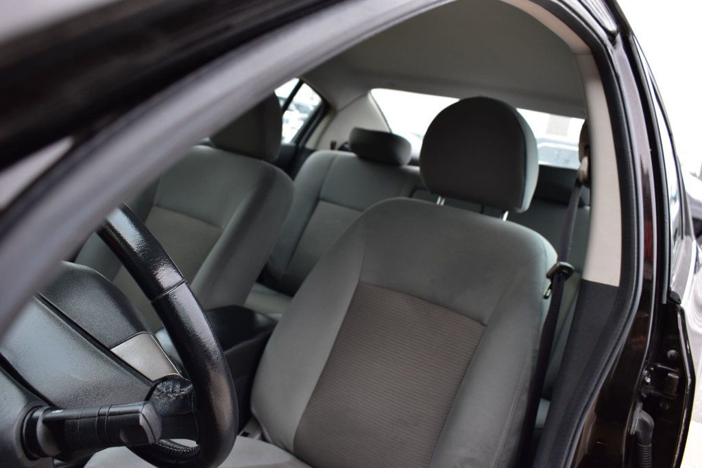 2011 Nissan Sentra 4dr Sedan I4 CVT 2.0 S - 22943438 - 13