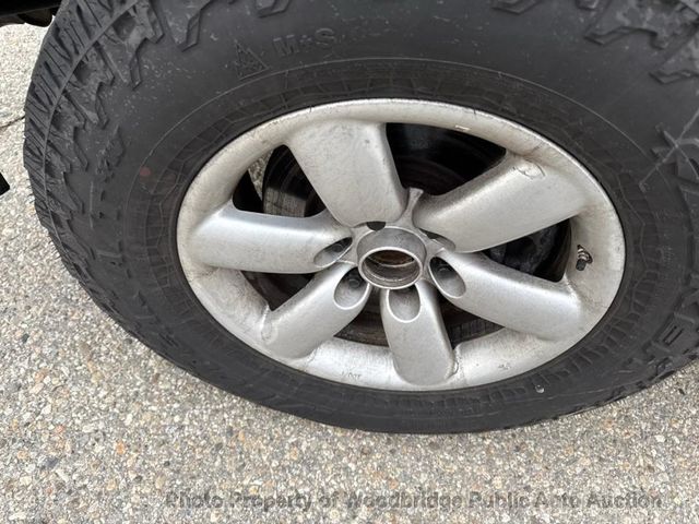 2011 Nissan Titan 2WD Crew Cab SWB SV - 23002776 - 9