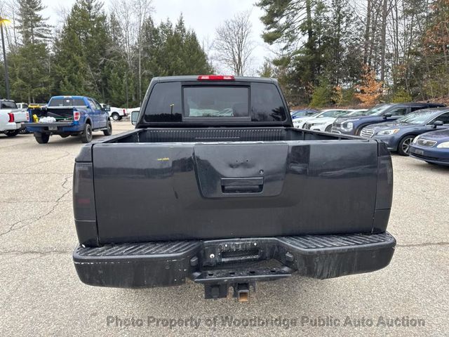 2011 Nissan Titan 2WD Crew Cab SWB SV - 23002776 - 3