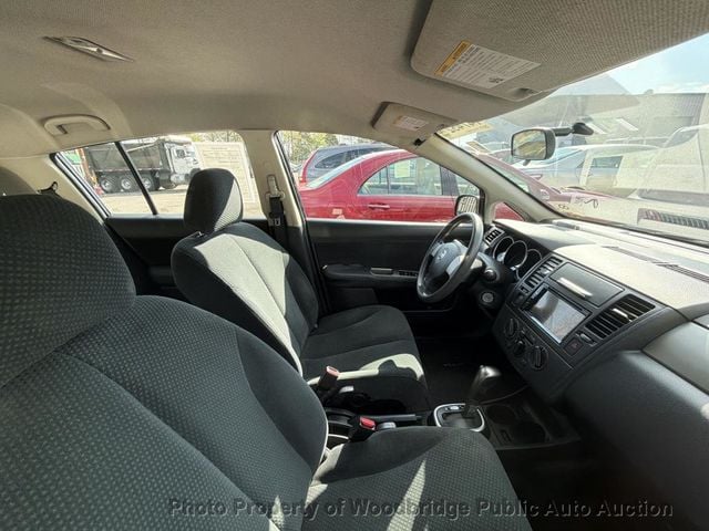 2011 Nissan Versa 5dr Hatchback I4 Automatic 1.8 S - 23025531 - 9