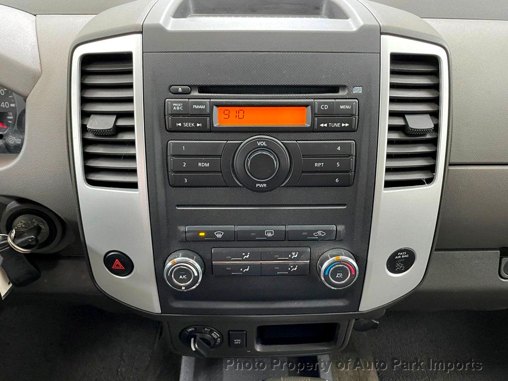 2011 Nissan Xterra Off Road - 21670709 - 24