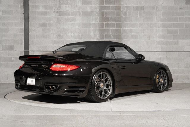 2011 Porsche 911 Turbo Cabriolet - 23045847 - 13
