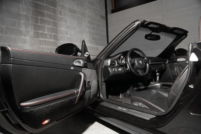 2011 Porsche 911 Turbo Cabriolet - 23045847 - 20