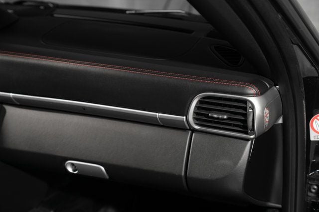 2011 Porsche 911 Turbo Cabriolet - 23045847 - 31