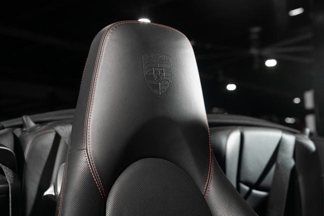 2011 Porsche 911 Turbo Cabriolet - 23045847 - 34