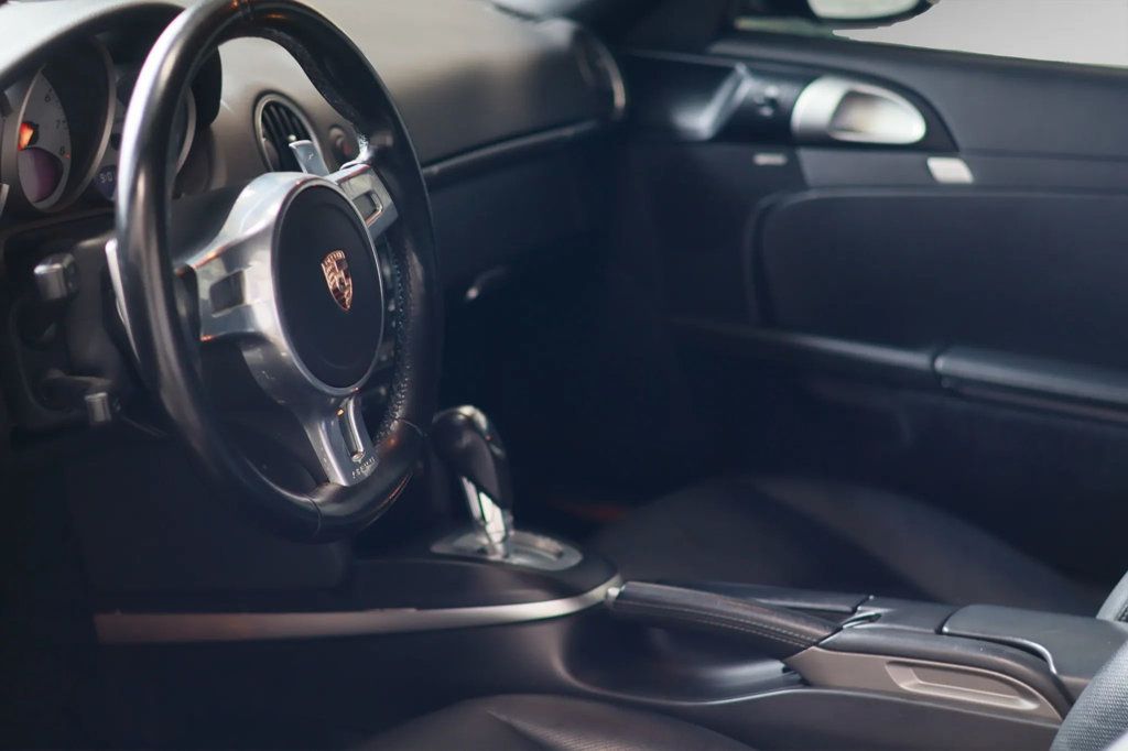 2011 Porsche Boxster S photo 13