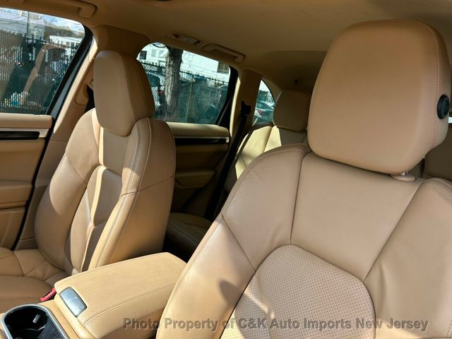2011 Porsche Cayenne PREMIUM PKG, PASM, 19-INCH TURBO RIMS, BOSE AUDIO, REAR VIEW - 23009728 - 28