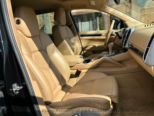 2011 Porsche Cayenne PREMIUM PKG, PASM, 19-INCH TURBO RIMS, BOSE AUDIO, REAR VIEW - 23009728 - 30