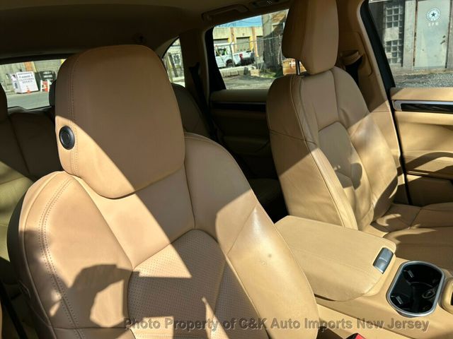 2011 Porsche Cayenne PREMIUM PKG, PASM, 19-INCH TURBO RIMS, BOSE AUDIO, REAR VIEW - 23009728 - 32