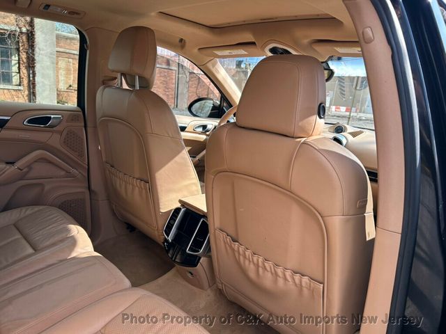 2011 Porsche Cayenne PREMIUM PKG, PASM, 19-INCH TURBO RIMS, BOSE AUDIO, REAR VIEW - 23009728 - 35