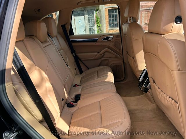 2011 Porsche Cayenne PREMIUM PKG, PASM, 19-INCH TURBO RIMS, BOSE AUDIO, REAR VIEW - 23009728 - 36