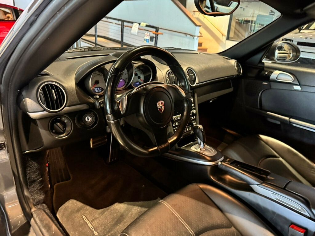 2011 Porsche Cayman S photo 11