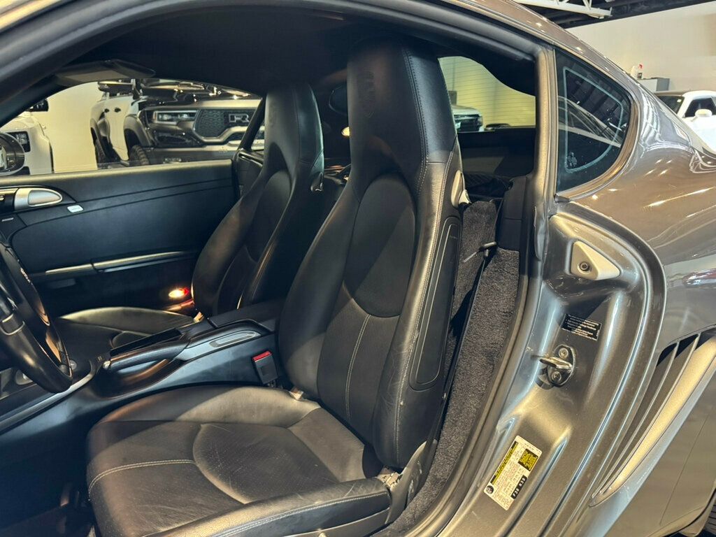 2011 Porsche Cayman S photo 12