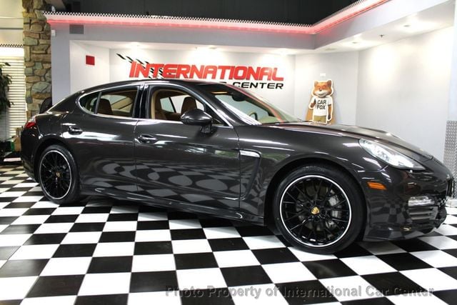2011 Porsche Panamera 4S photo 2