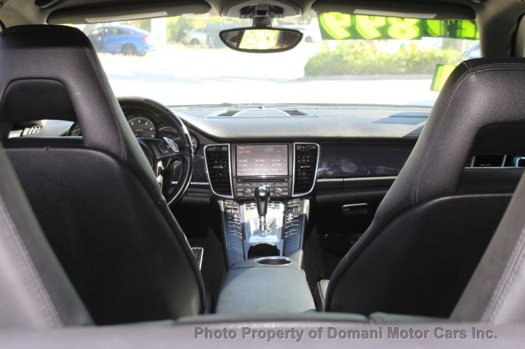 2011 Porsche Panamera photo 14