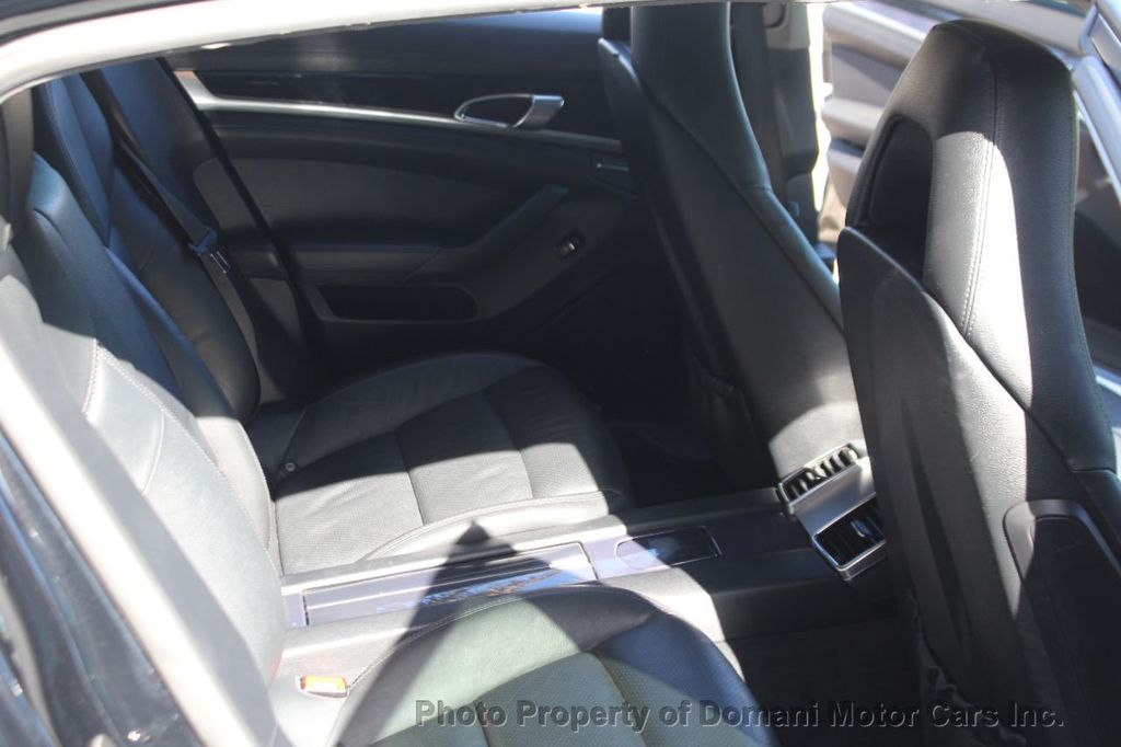 2011 Porsche Panamera photo 38