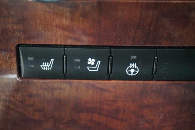 2011 Ram 1500 2WD Crew Cab 140.5" Laramie Longhorn Edition - 23016465 - 16