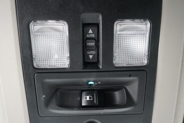 2011 Ram 1500 2WD Crew Cab 140.5" Laramie Longhorn Edition - 23016465 - 19