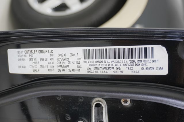 2011 Ram 1500 2WD Crew Cab 140.5" Laramie Longhorn Edition - 23016465 - 31