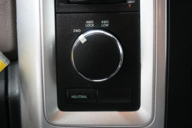 2011 Ram 1500 4WD Crew Cab 140.5" Outdoorsman - 23000296 - 16