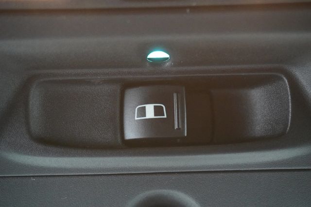 2011 Ram 1500 4WD Crew Cab 140.5" Outdoorsman - 23000296 - 18