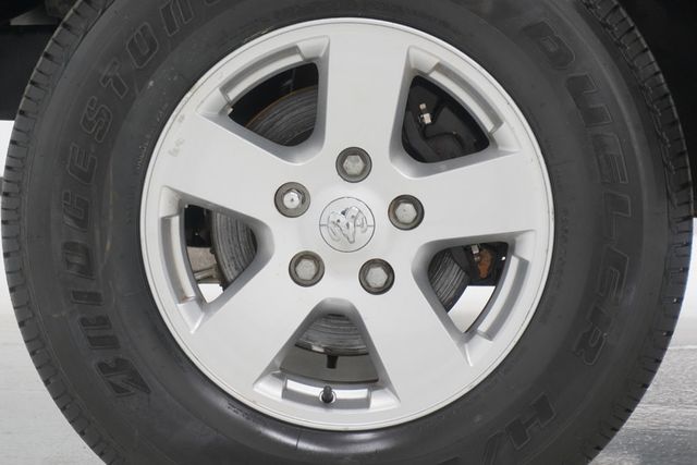 2011 Ram 1500 4WD Crew Cab 140.5" Outdoorsman - 23000296 - 23