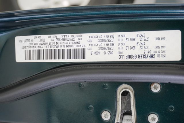 2011 Ram 1500 4WD Crew Cab 140.5" Outdoorsman - 23000296 - 27