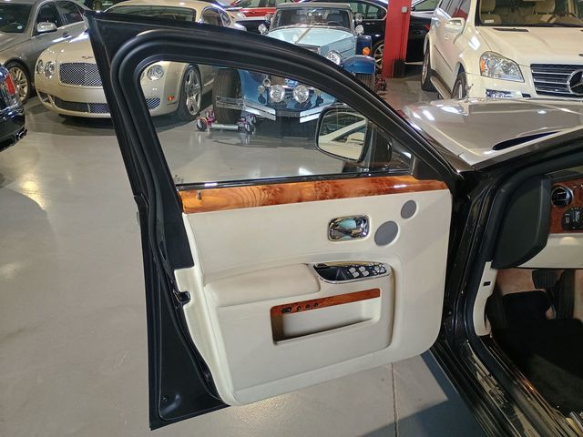 2011 Rolls-Royce Ghost 4dr Sedan Clean Carfax - 22933778 - 11