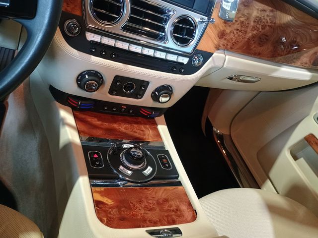 2011 Rolls-Royce Ghost 4dr Sedan Clean Carfax - 22933778 - 21