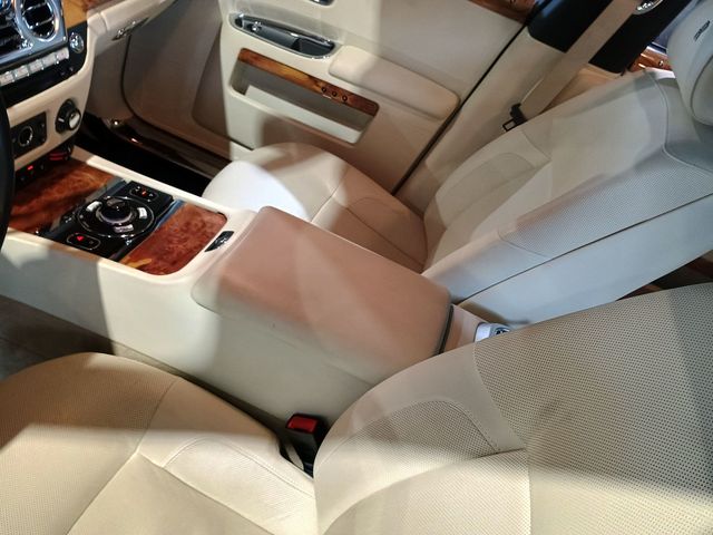 2011 Rolls-Royce Ghost 4dr Sedan Clean Carfax - 22933778 - 23